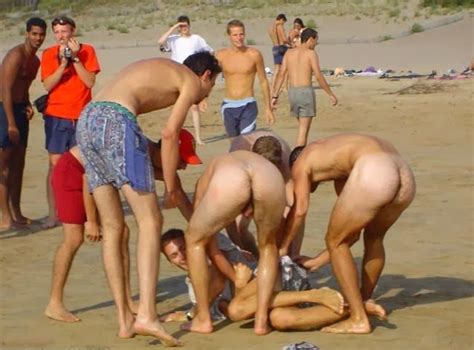 GAY MANS PLEASURE NAKED MEN ON THE BEACH