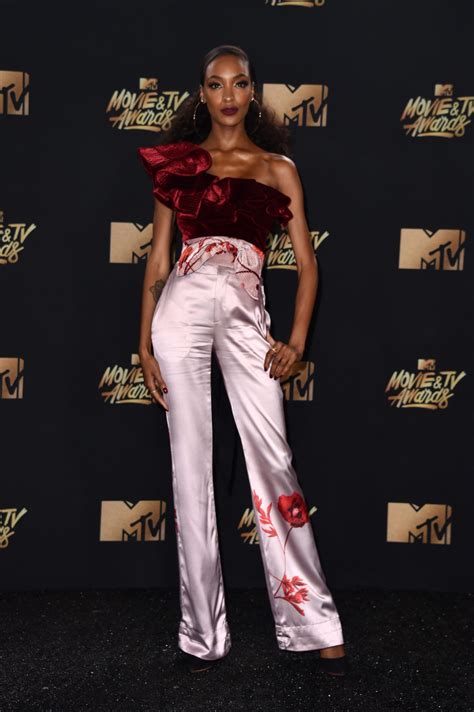 Wildest Beauty Looks From 2017 MTV Movie Awards