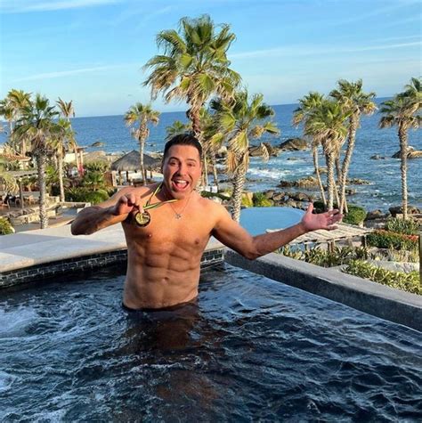 Boxing Great Oscar De La Hoya Goes Naked To Flaunt Stunning Surgery Boosted Abs Daily Star