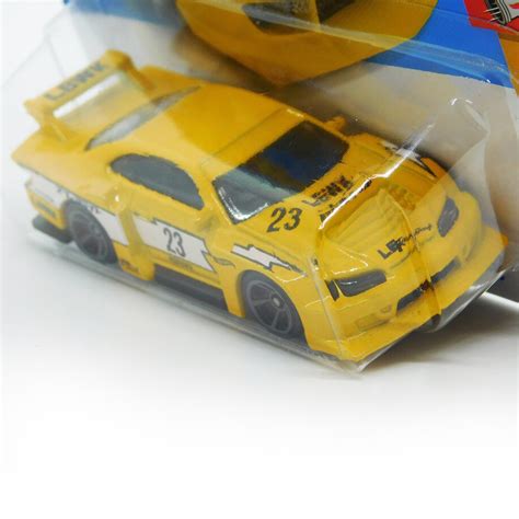 Метален модел Hot Wheels Nissan Silvia Liberty Walk цвят жълт 1 64 колекция 2022 г eMAG bg