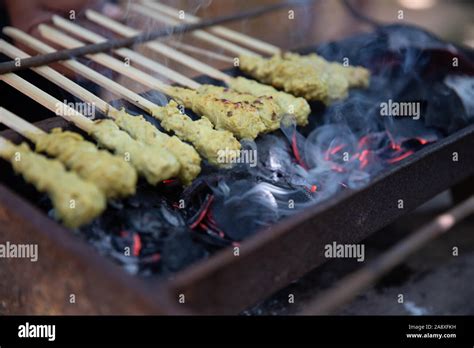 Satay Grill Hi Res Stock Photography And Images Alamy