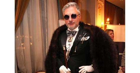 Як батак с куп дела, включително това за Денди