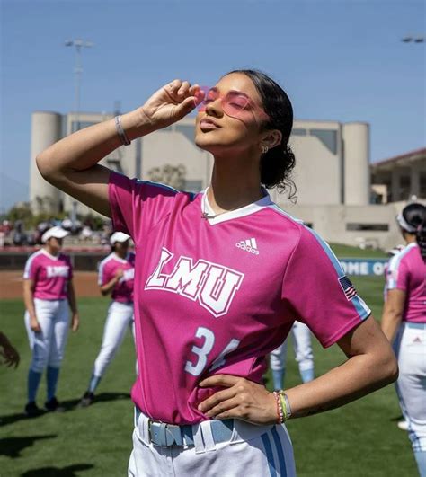 Wehateporn Hot Athletes And Sexy Celebrities On Twitter Softball Hottie