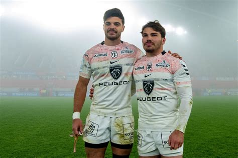 Stade Toulousain Dupont Et Ntamack Surfent Sur Le Bouclier De Brennu