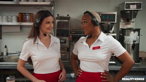 THICK ASS DAPHNE Porn Pic