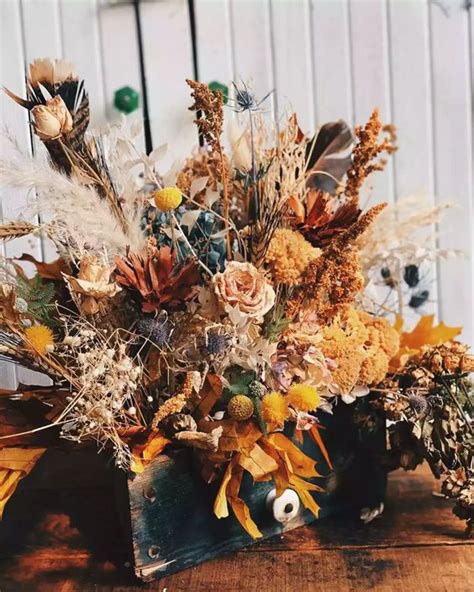 52 Dried Fall Flower Arrangements That Wow Shelterness