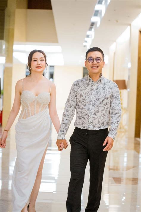 Cuộc sống Tuấn Hưng và vợ hot girl sau năm Kinh doanh phát đạt BĐS ngày càng nhiều ra hẳn