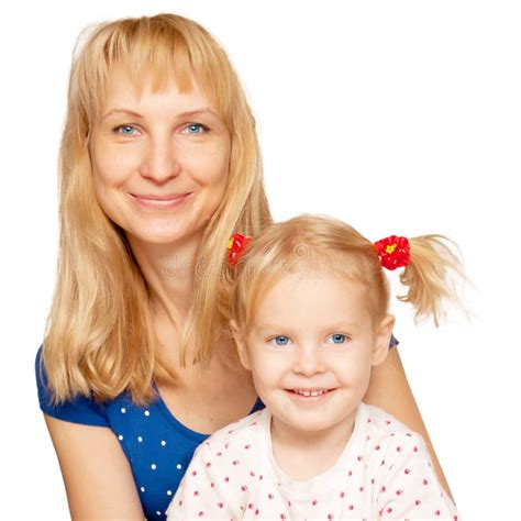 Glückliche Blonde Mutter Und Tochtergesichter Stockfoto Bild von schön mamma