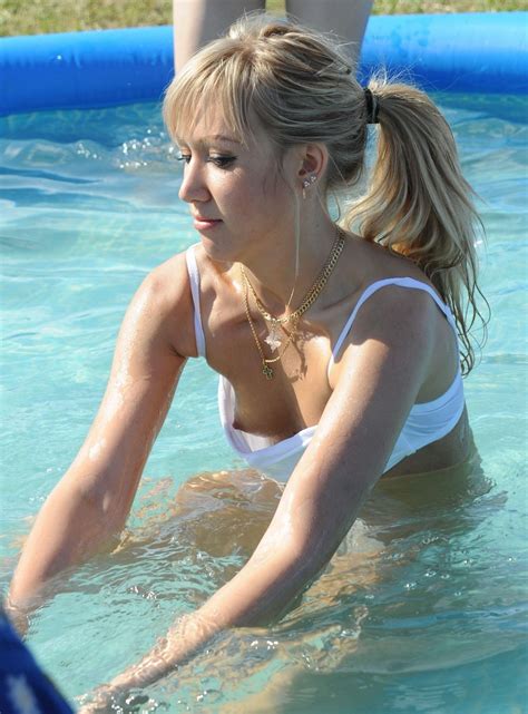 Forumophilia Porn Forum Oops Unexpected Display Of Girls Charms Upskirt Downblouse