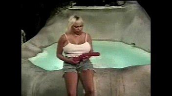 Una chica un chico y una bañera de hidromasaje XVIDEOS