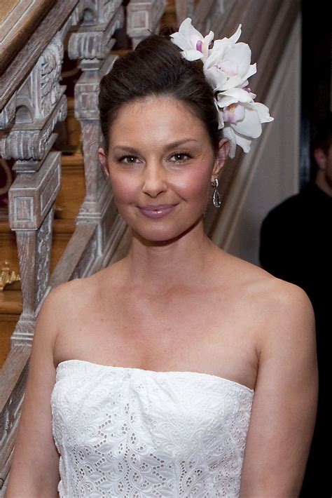 Pin By Celeb Paradise On Ashley Judd In 2022 Wedding Dresses