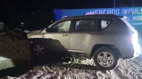 Chocan Contra Muro Y Abandonan Veh Culo Cerca De Un Mercado En El