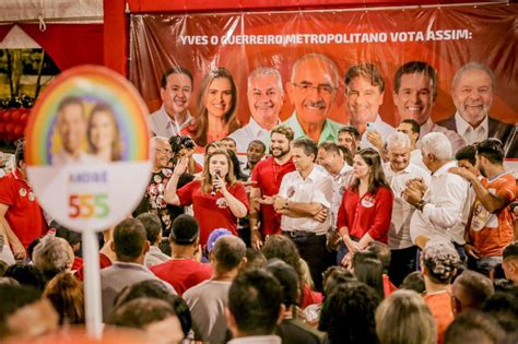 Marília Arraes e André de Paula participam da inauguração do comitê