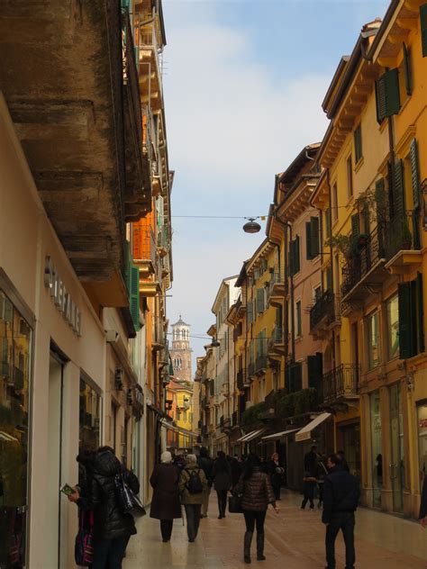 Verona, Shopping in Via Mazzini | Verona, Shopping