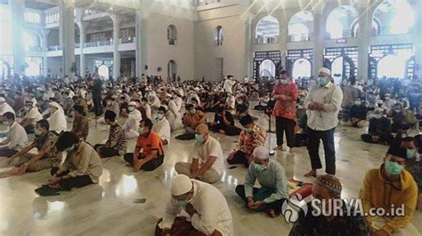 Masjid Al Akbar Surabaya Gelar Salat Jumat Aturan Ketat Untuk Para