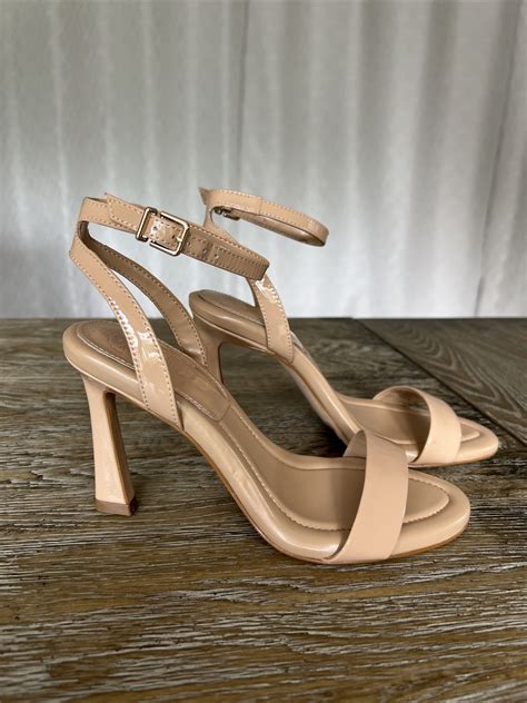 Vince Camuto 7 Penelope Open Toe Sandals Nude Paten Gem