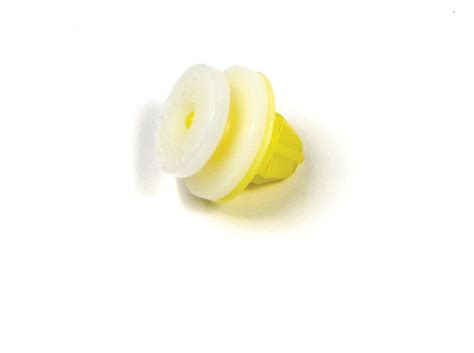 Clip DYC101420 For Wheel Arch, Door Molding And Sill Panel On Land ...