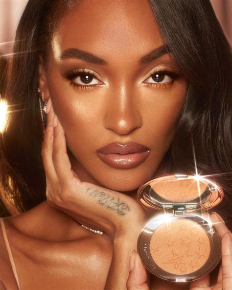 Lily James Charlotte Tilbury Hollywood Highlighter 2023 Photos