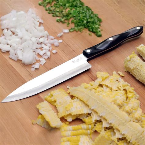 Cutco Petite Chef Knife Review: A sharp knife that’s comfortable to hold