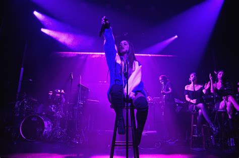 Diandra Reviews It All- Ariana Grande Proves It's Her World At Irving Plaza