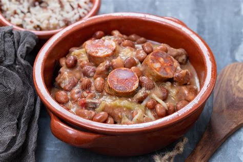 Habas Portuguesas T Picas Del Plato Con La Carne Las Verduras Y Las