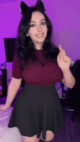 sofia delle gif sofia delle shiftymine discover share gifs