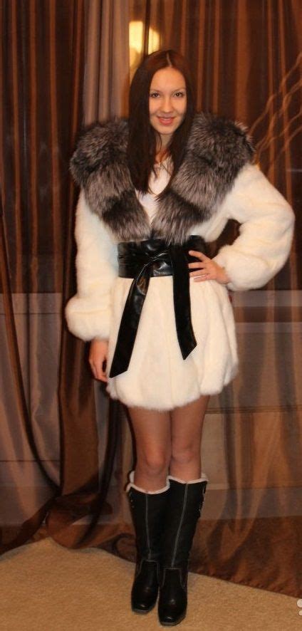 Pin By Tomasz Pietrasik On Bikini Futra Fur Coat Girls Fur Coats