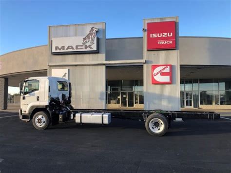 2023 ISUZU FTR - Vanguard Truck Centers
