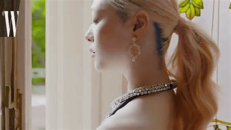 Clip hậu trường sexy phát sốt của con ghẻ Sulli Nhan sắc và body hot thế này có lẽ hiếm nữ