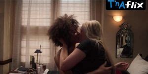 Renee Rapp Lesbian Underwear Scene In The Sex Lives Of College Girls Tnaflix