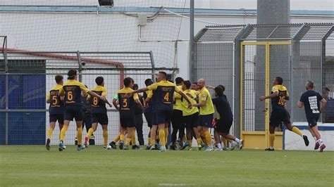 Ritorna Alla Vittoria Il Gravina Dei Giallobl Al Costa D Amalfi