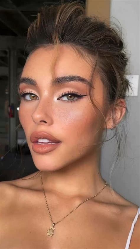 Soft Glam Makeup Look Eyeshadow Matte Everyday Nude Lip Natural Tips Smokey Eye Lip