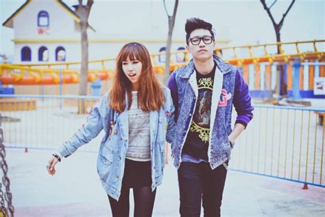 CẶP ĐÔI HOT GIRL HOT BOY Việt có style gây chú ý nhất