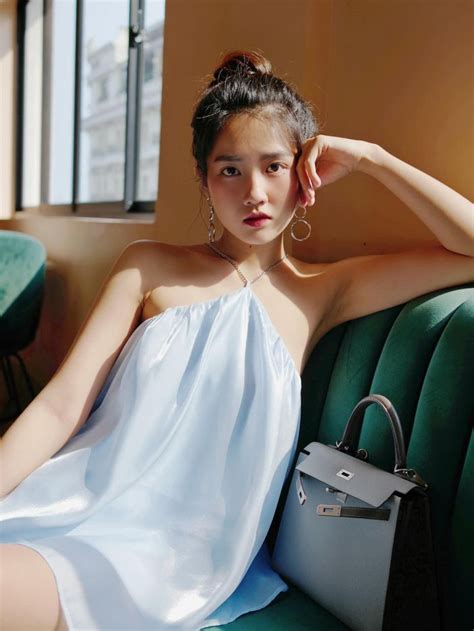 Hot Girl Tr S A Tr M Xinh T I Theo U I Gu M C Quy N R Ng I P Vi T Gi I Tr