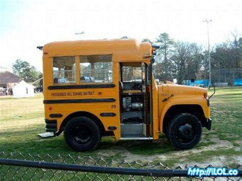 Strange School Bus - Random Photo (24864139) - Fanpop