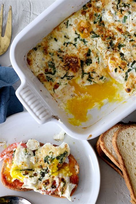 Tomato Basil Baked Eggs Breakfast / Brunch Recipe