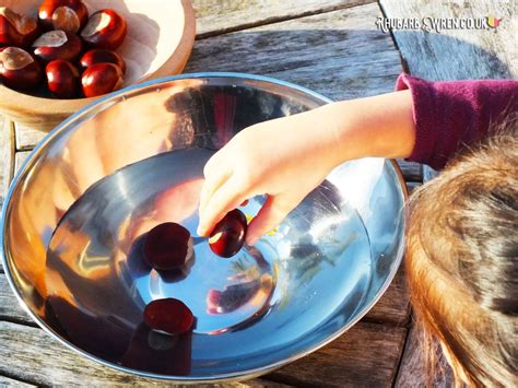 How to Conquer Playing Conkers! - Rhubarb and Wren