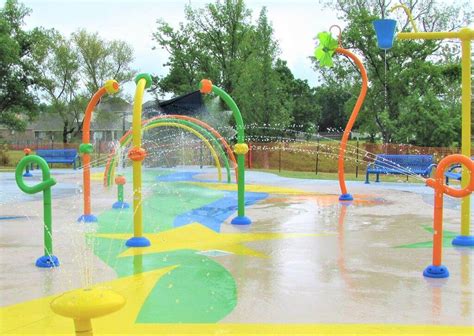 visit  splash pad  summer travelila