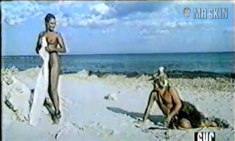 Naked Zeudi Araya In Mr Robinson