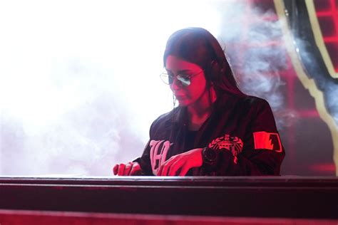 Get to know Kayan, the Riyadh-based artist shining with uncommonly cool ...