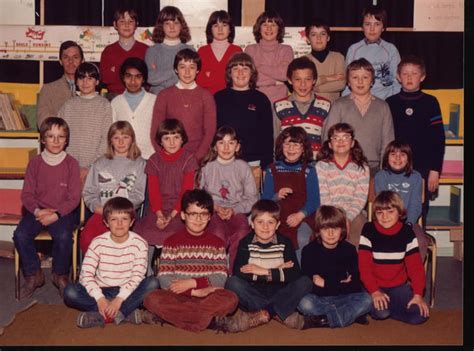 Photo De Classe CM2 De 1982 ECOLE PRIMAIRE DE NANTEUIL LE HAUDOUIN