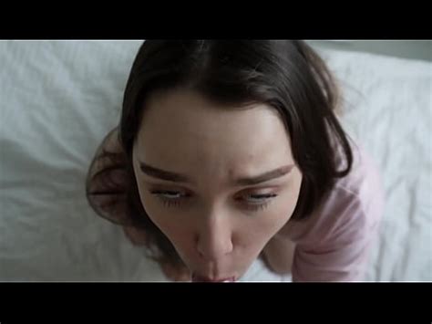 La Sorellastra Prova A Succhiare Due Cazzi Per La Prima Volta Xvideos