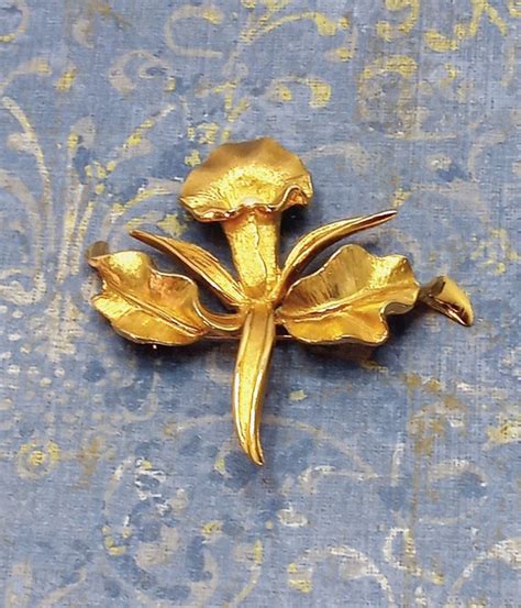 Vintage Signed BOUCHER Orchid Gold Plated Brooch 8 Gem