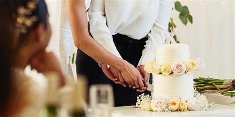 Couples Need To Stop Cutting Wedding Cake No One Cares Business Insider