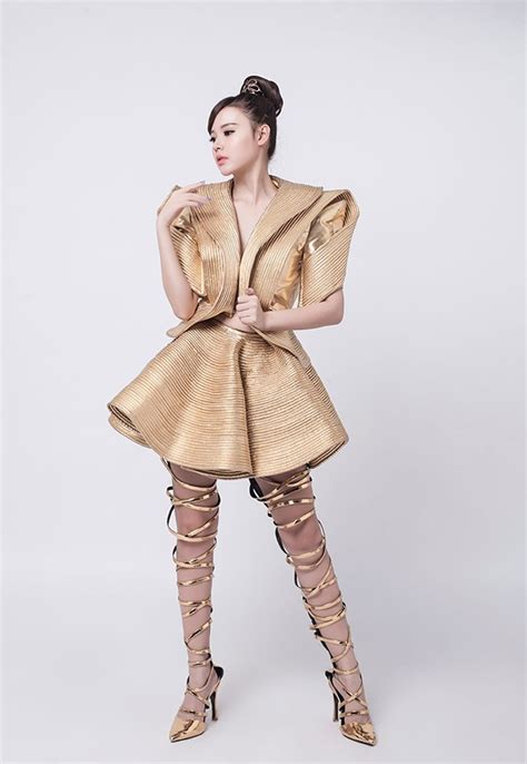 Hot girl Midu mạnh mẽ sau scandal tình cảm Báo Dân trí