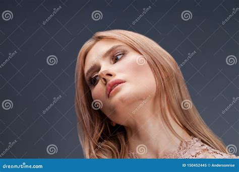 Junge Blonde Dame Im Sexy Kleid Stockbild Bild Von Sauber Exemplar