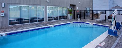 Hotels in Oak Ridge, TN with Outdoor Pool | TownePlace Suites Knoxville Oak