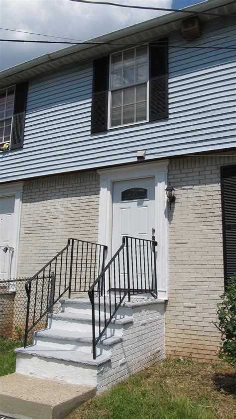 Guests at crowne plaza 901 spring st elizabeth nj 07201 give reviews