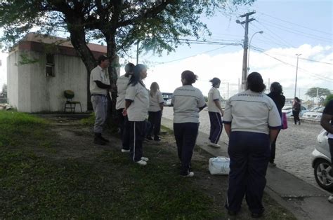 Terceirizados de unidades da saúde paralisam atividades O que é