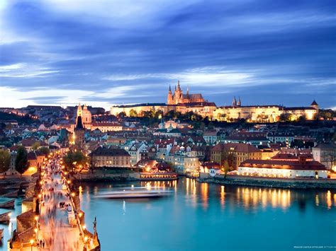 壁紙 プラハ、チェコ共和国、カレル橋、川、街の夜景、ライト 2560x1600 無料のデスクトップの背景, 画像